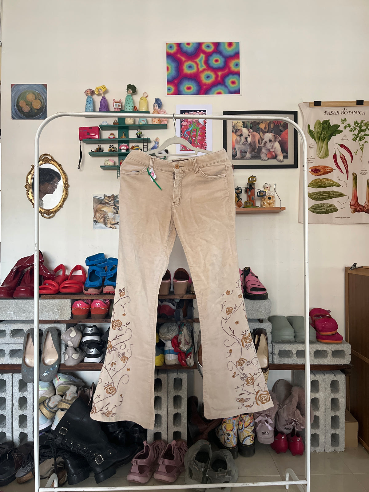 Velvet embroidered trousers